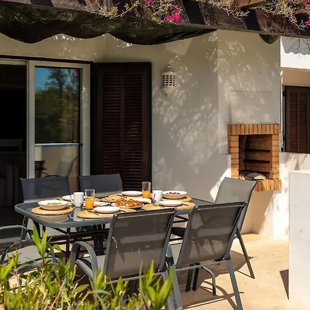 펜션 Moradia Olhos De Agua - 3 Quartos - 6 Camas 알부페이라