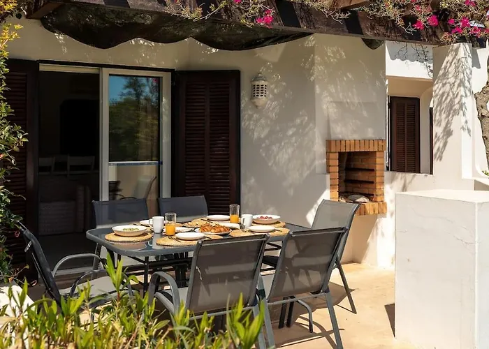 펜션 Moradia Olhos De Agua - 3 Quartos - 6 Camas 알부페이라