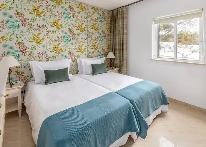 Moradia Olhos De Agua - 3 Quartos - 6 Camas