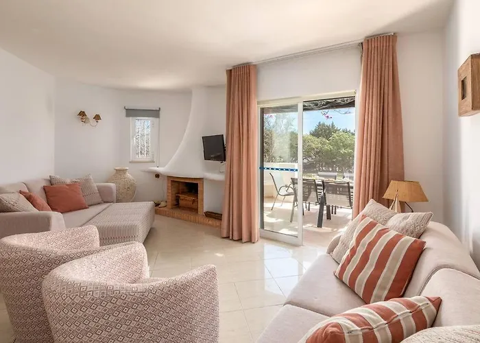 Moradia Olhos De Agua - 3 Quartos - 6 Camas